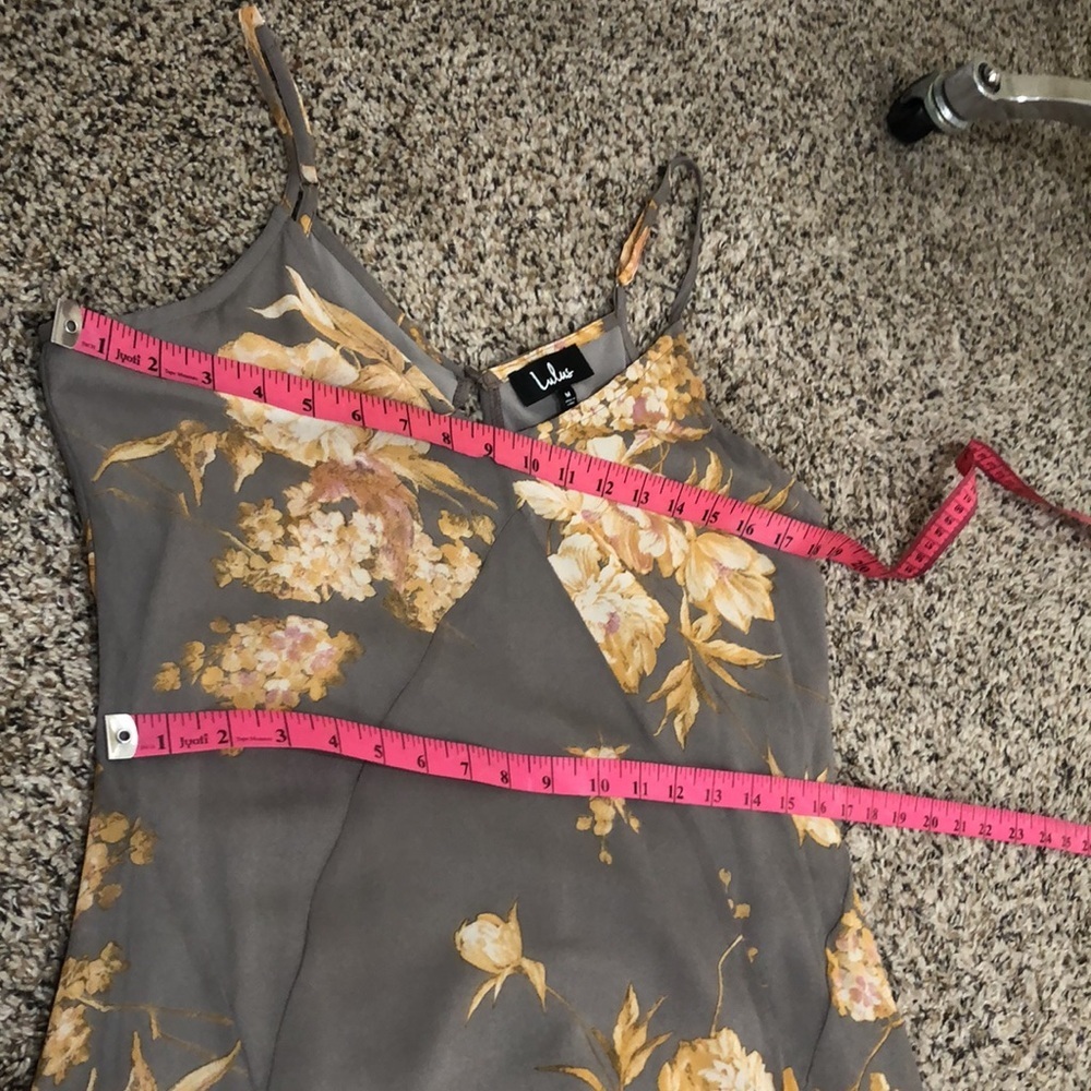 Lulu’s Feeling Freesia Grey Floral Print Maxi Dress Size Medium - Picture 8 of 9